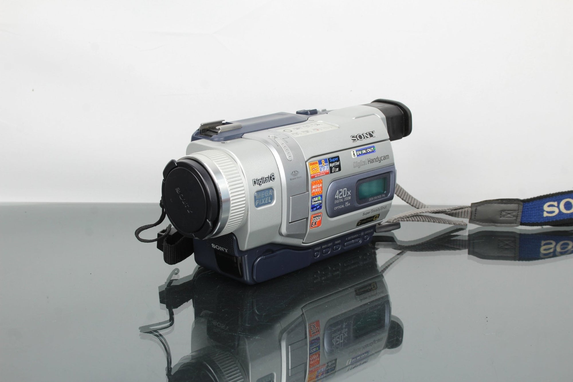 Sony Digital camera DCR - TRV740E PAL Hi8 - Dutch|Thrift