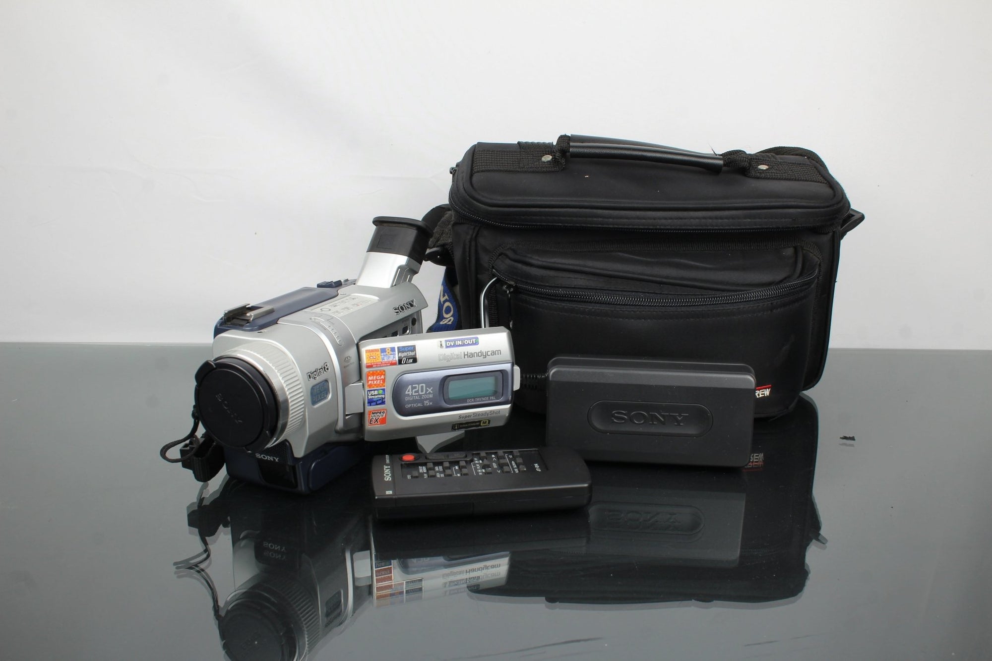 Sony Digital camera DCR - TRV740E PAL Hi8 - Dutch|Thrift