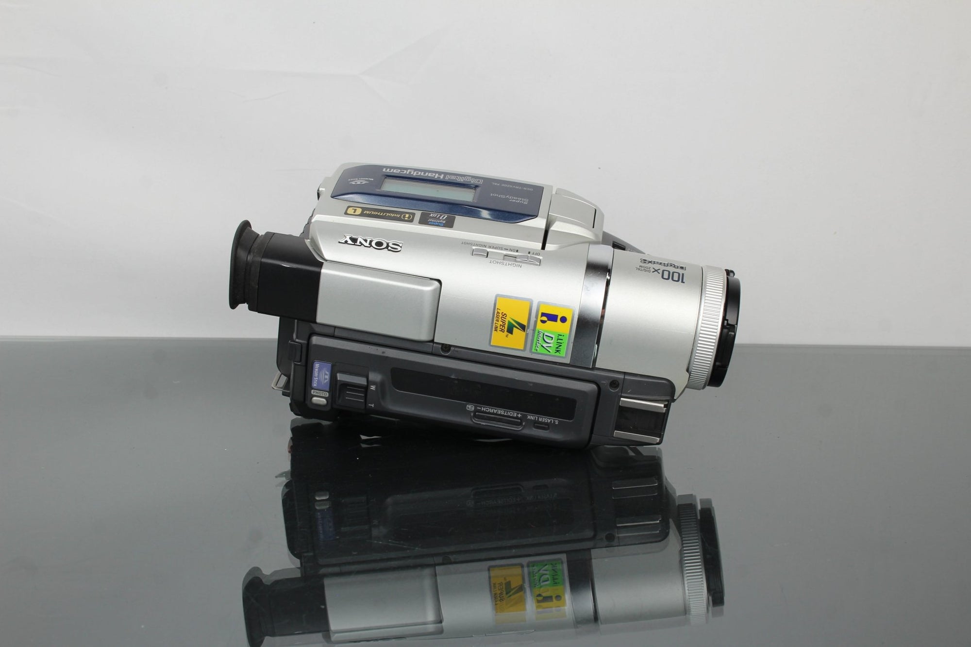 Sony Digital Handycam DCR - TRV520E PAL Hi8 - Dutch|Thrift