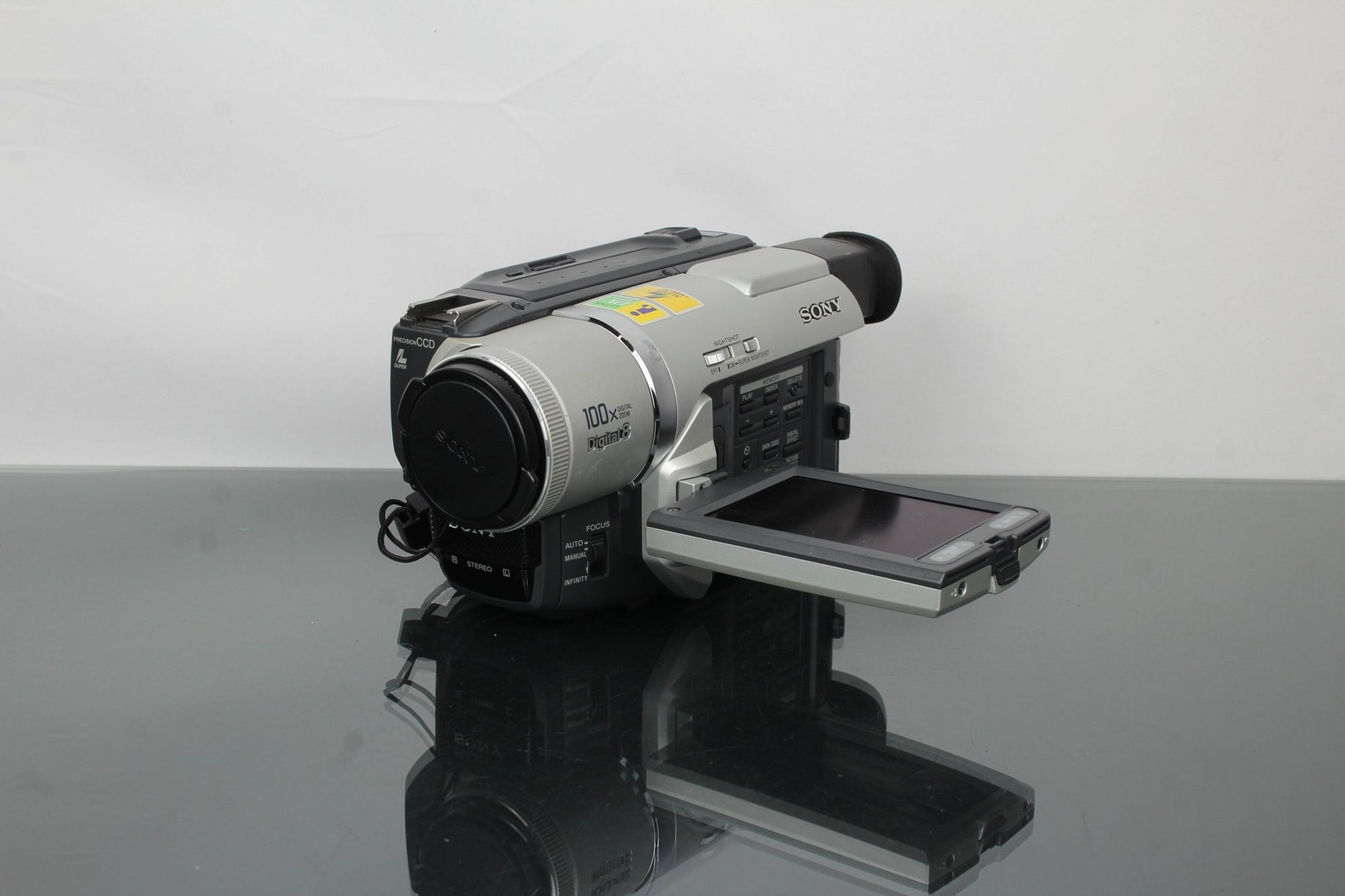 Sony Digital Handycam DCR - TRV520E PAL Hi8 - Dutch|Thrift