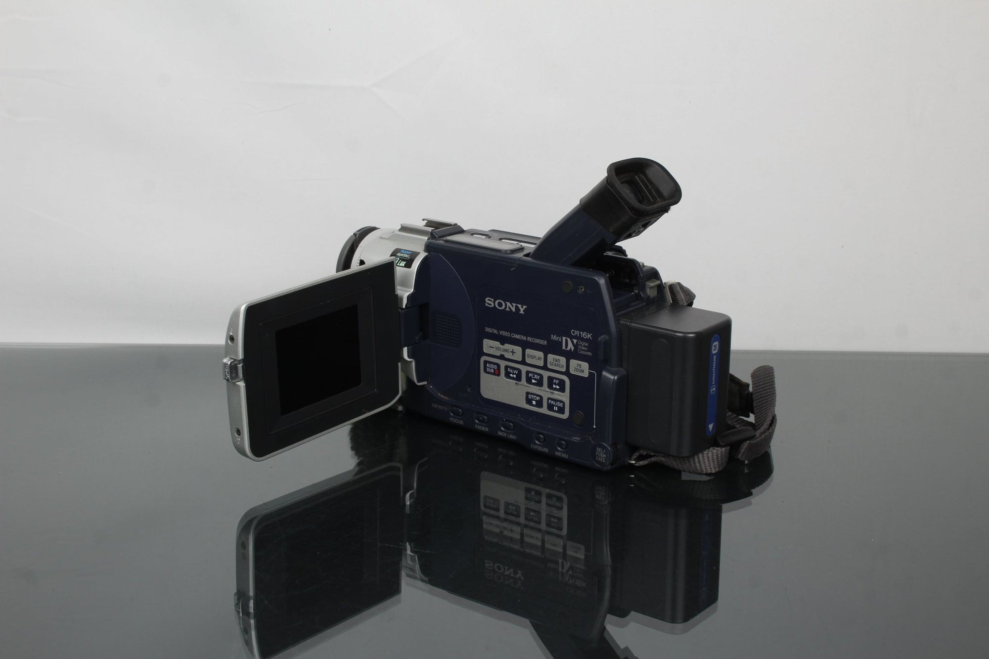 Sony Digital Video Camera DCR - TRV15E MiniDV - Dutch|Thrift