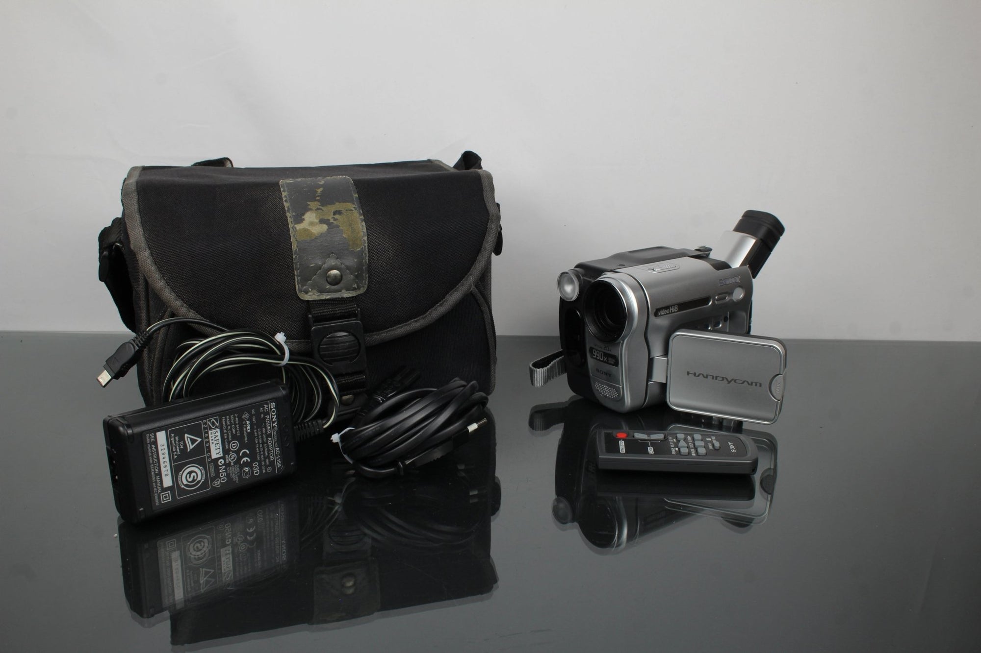Sony Video Camera Recorder CCD - TRV238E Hi8 - Dutch|Thrift