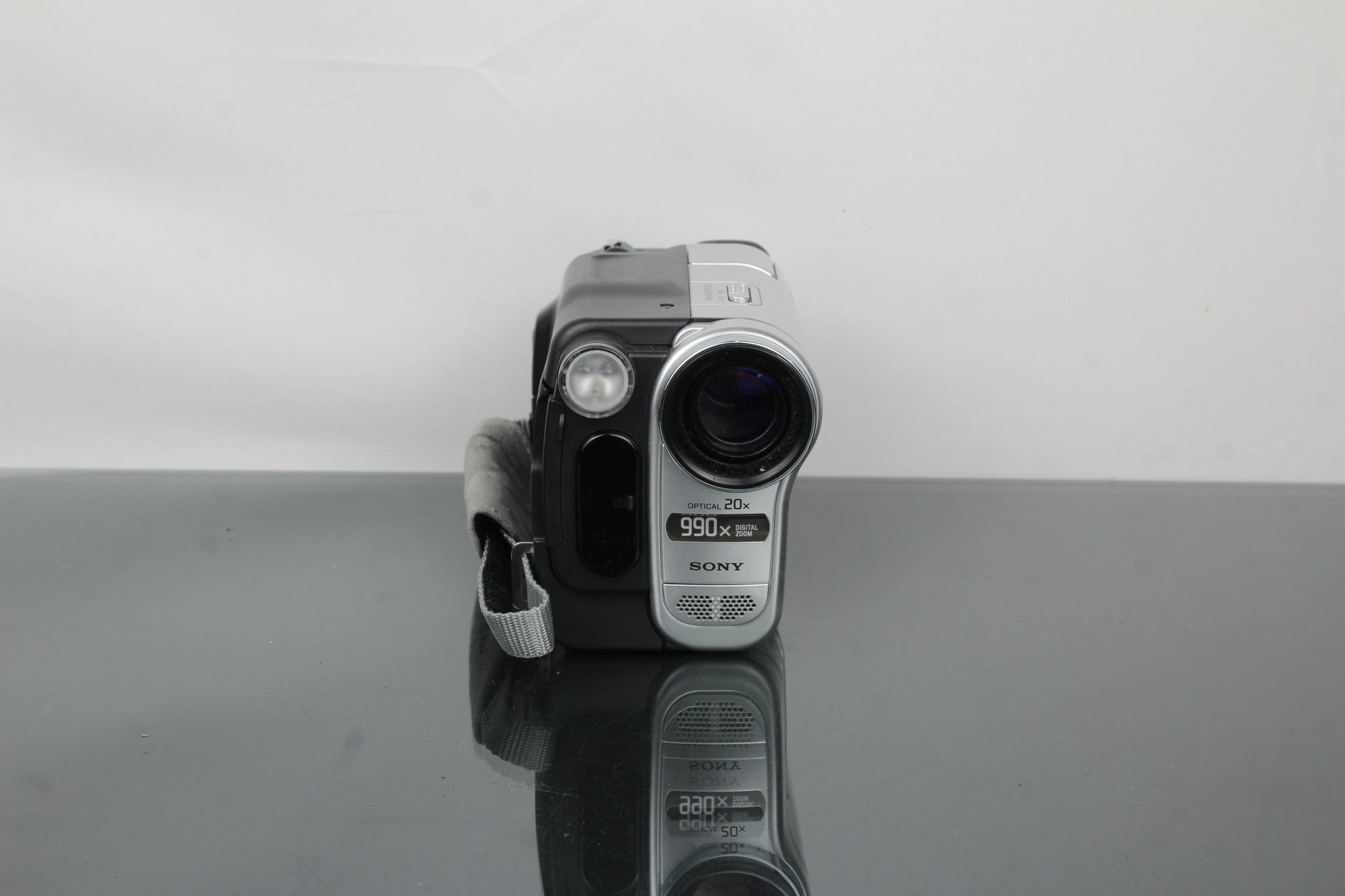 Sony Video Camera Recorder CCD - TRV238E Hi8 - Dutch|Thrift