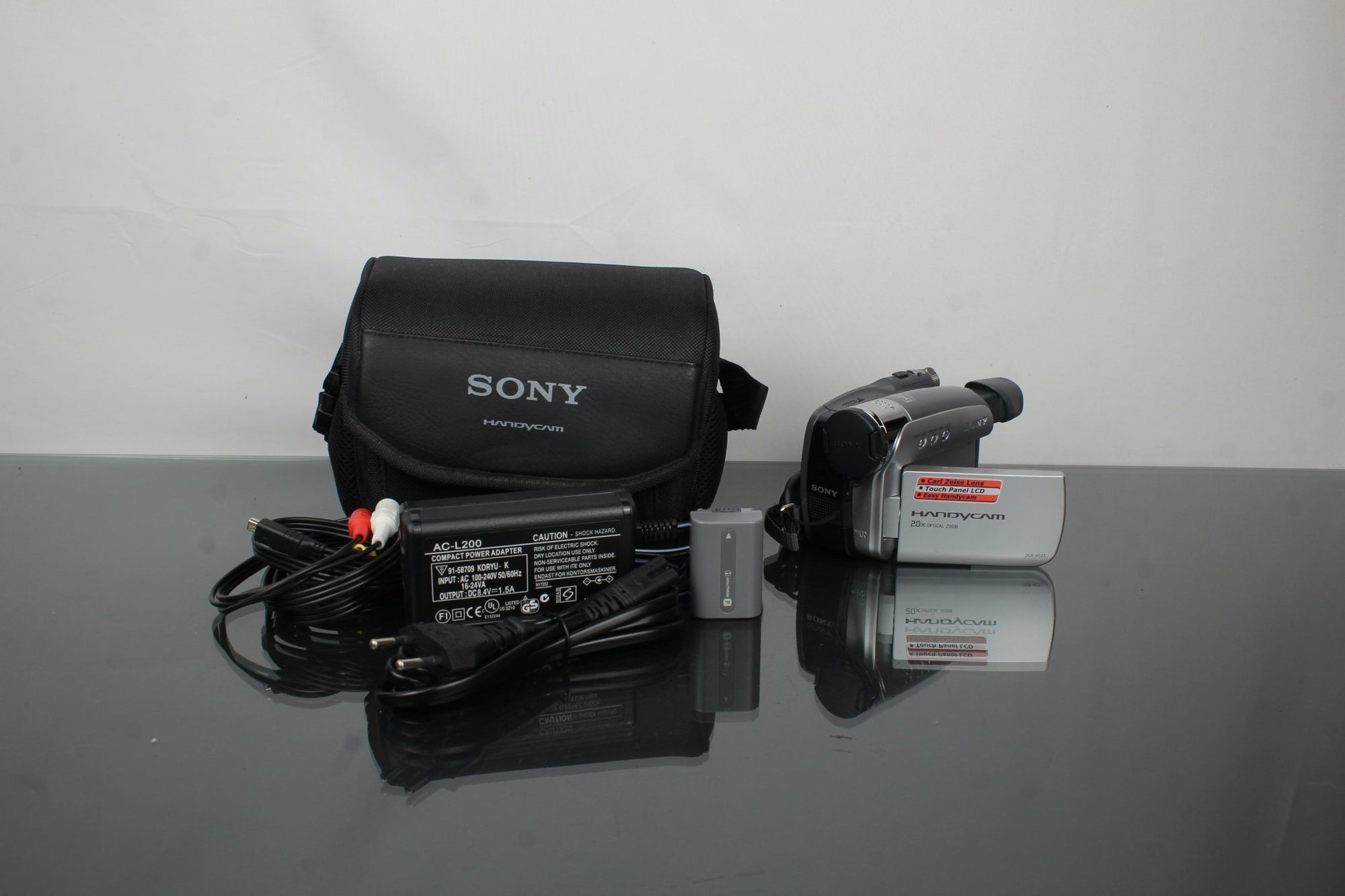 Sony Video Camera Recorder CCD - TRV238E Hi8 - Dutch|Thrift